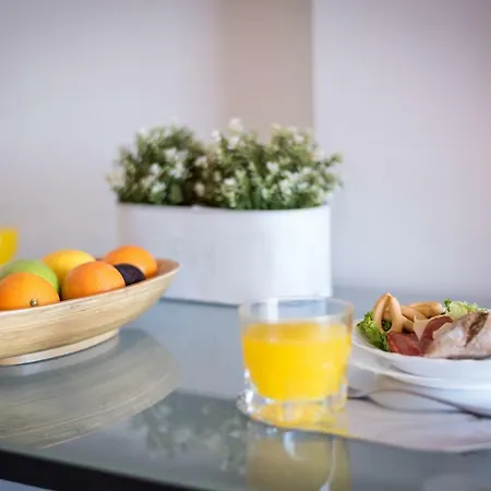 Apartament 926 Fabulous View Of Lasamericas, Seafront Studio! Playa de las Americas (Tenerife)