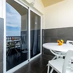 926 Fabulous View Of Lasamericas, Seafront Studio! Apartment Playa de las Americas (Tenerife)